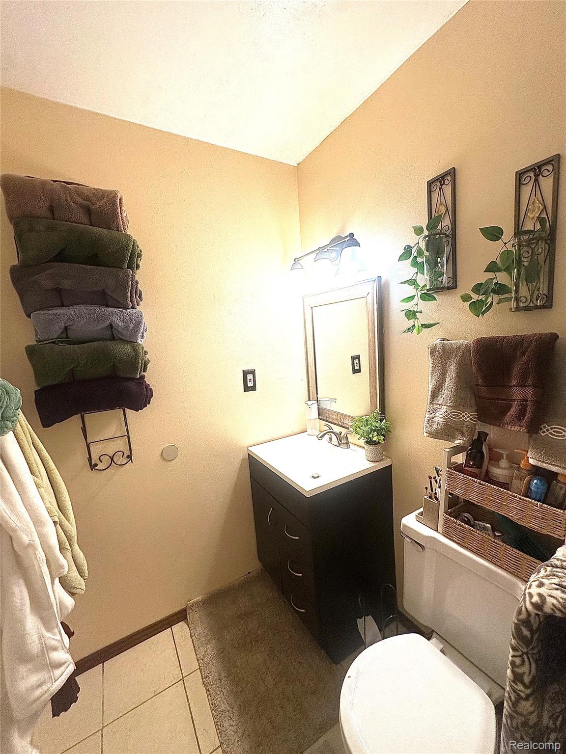 Taylor, Michigan 48180, United States, 2 Bedrooms Bedrooms, ,2 BathroomsBathrooms,Residential,Active,250334