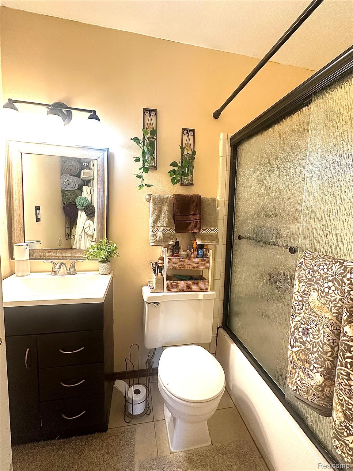 Taylor, Michigan 48180, United States, 2 Bedrooms Bedrooms, ,2 BathroomsBathrooms,Residential,Active,250334