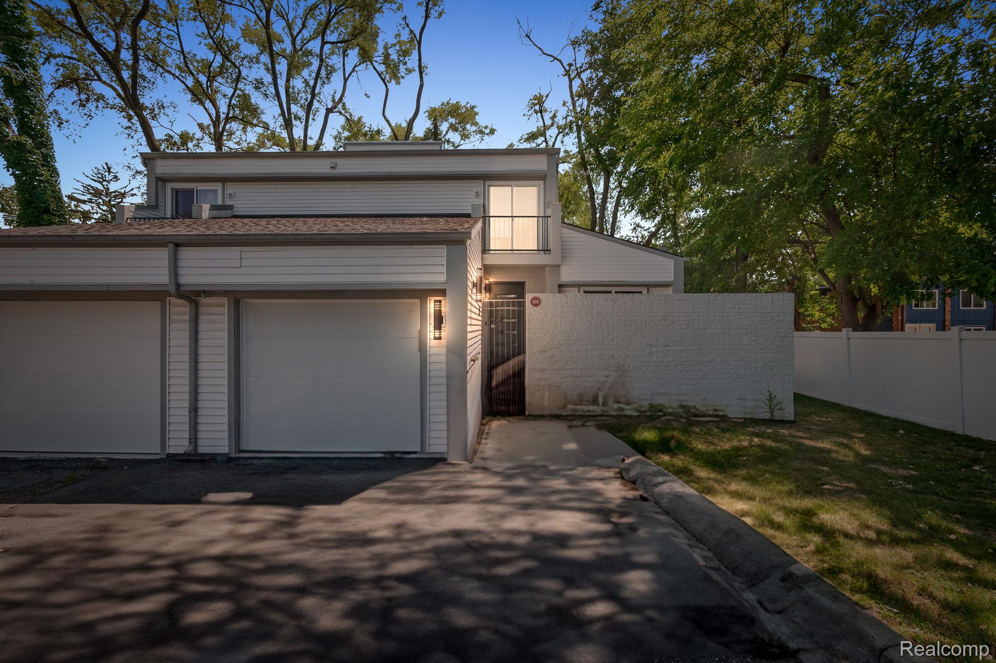 418 E 5th Street 2