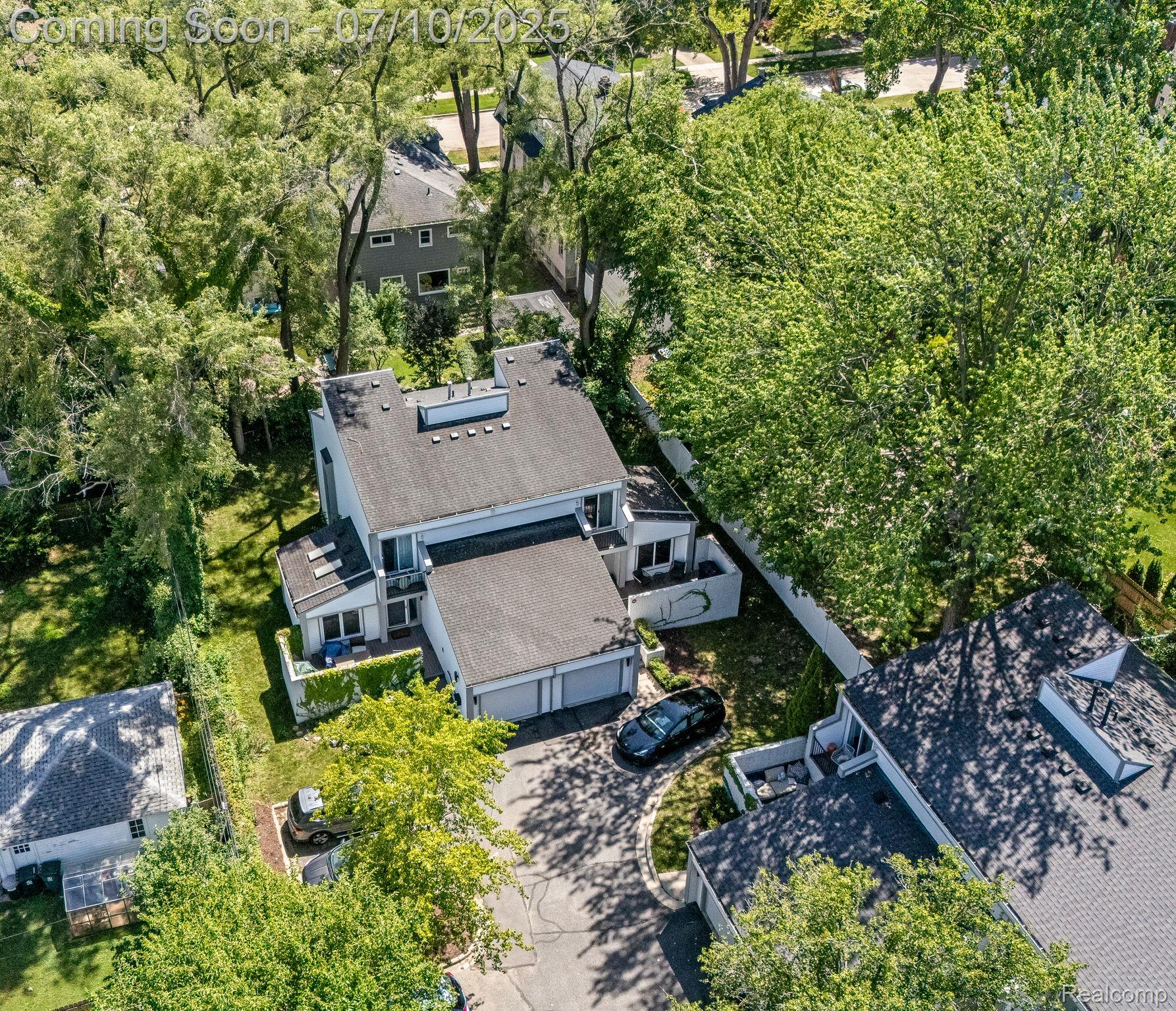 418 E 5th Street 2