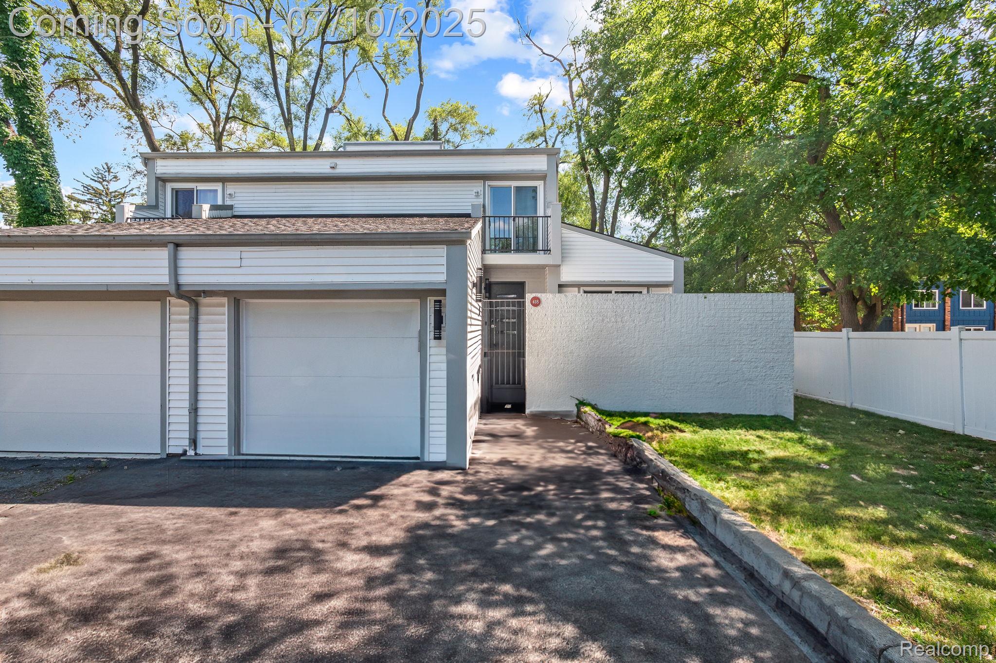 418 E 5th Street 2