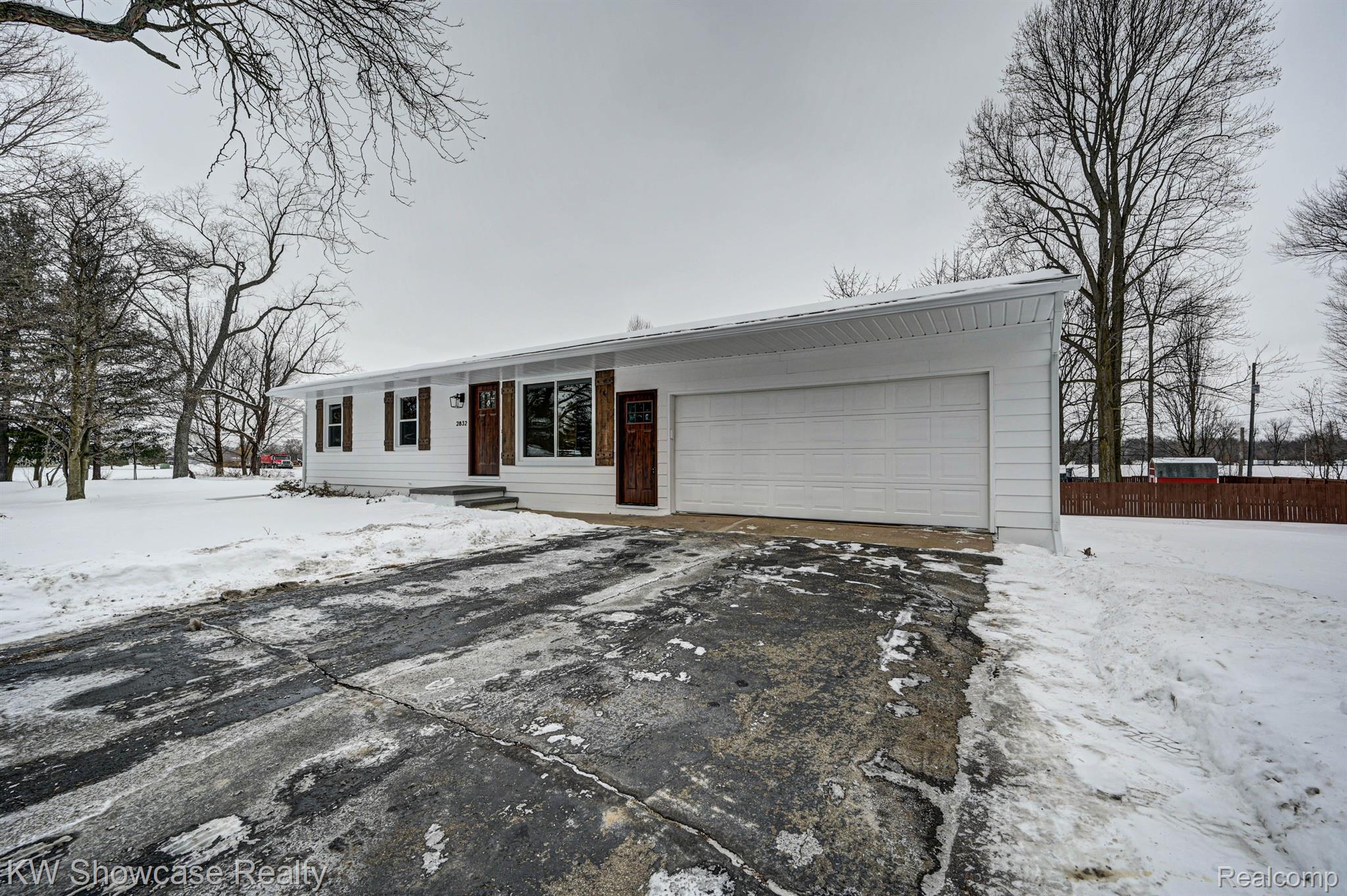 2832 GRAMER Road