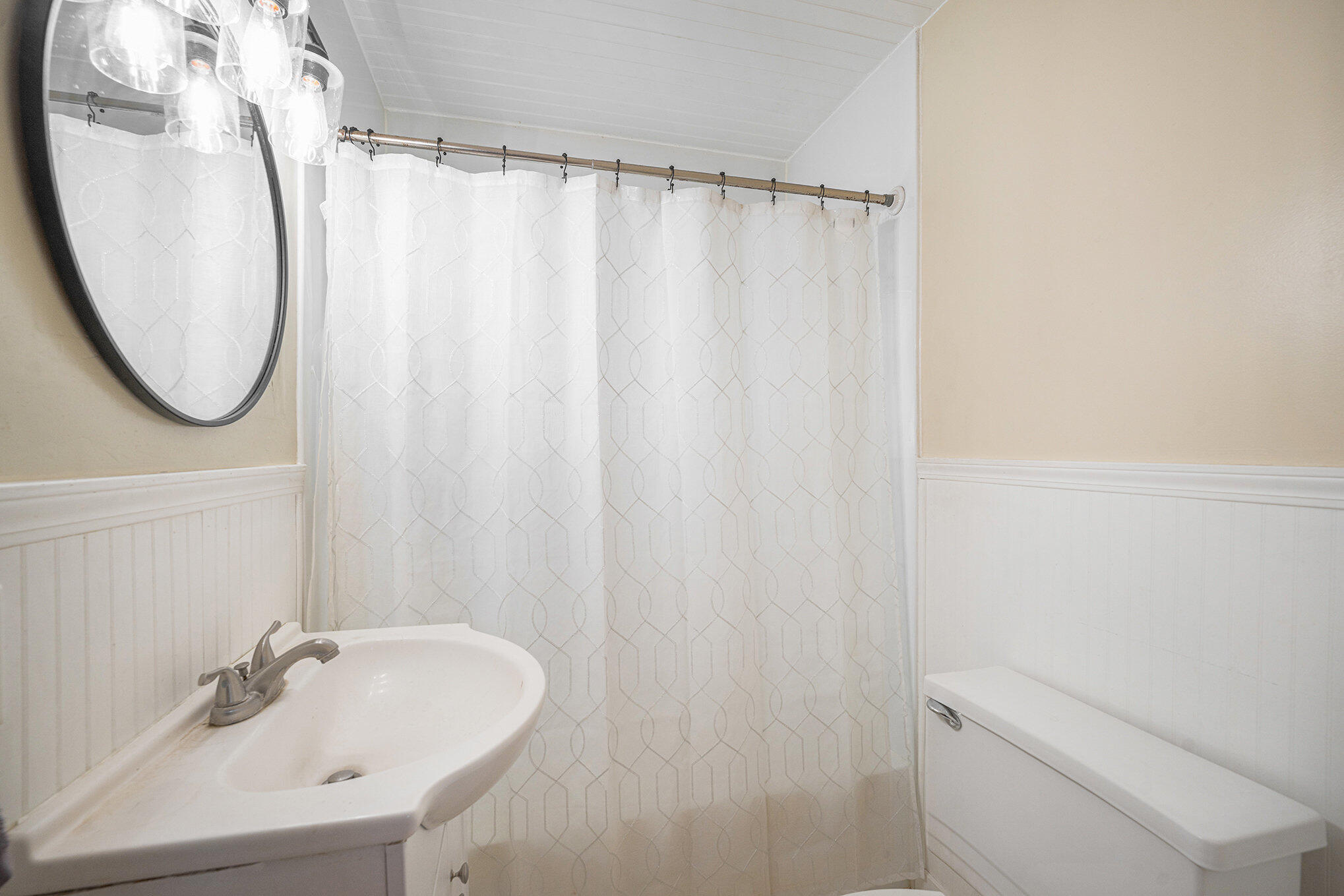 Kalamazoo Charter Township, Michigan 49006, United States, 3 Bedrooms Bedrooms, ,2 BathroomsBathrooms,Residential,Active,145188