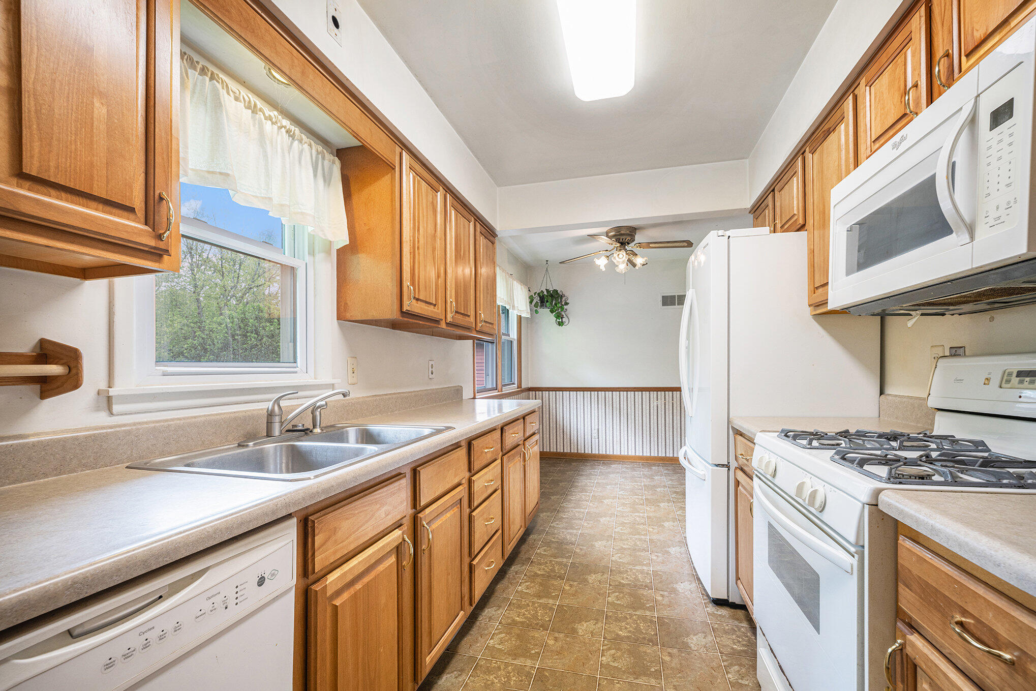 Kalamazoo Charter Township, Michigan 49006, United States, 3 Bedrooms Bedrooms, ,2 BathroomsBathrooms,Residential,Active,145188