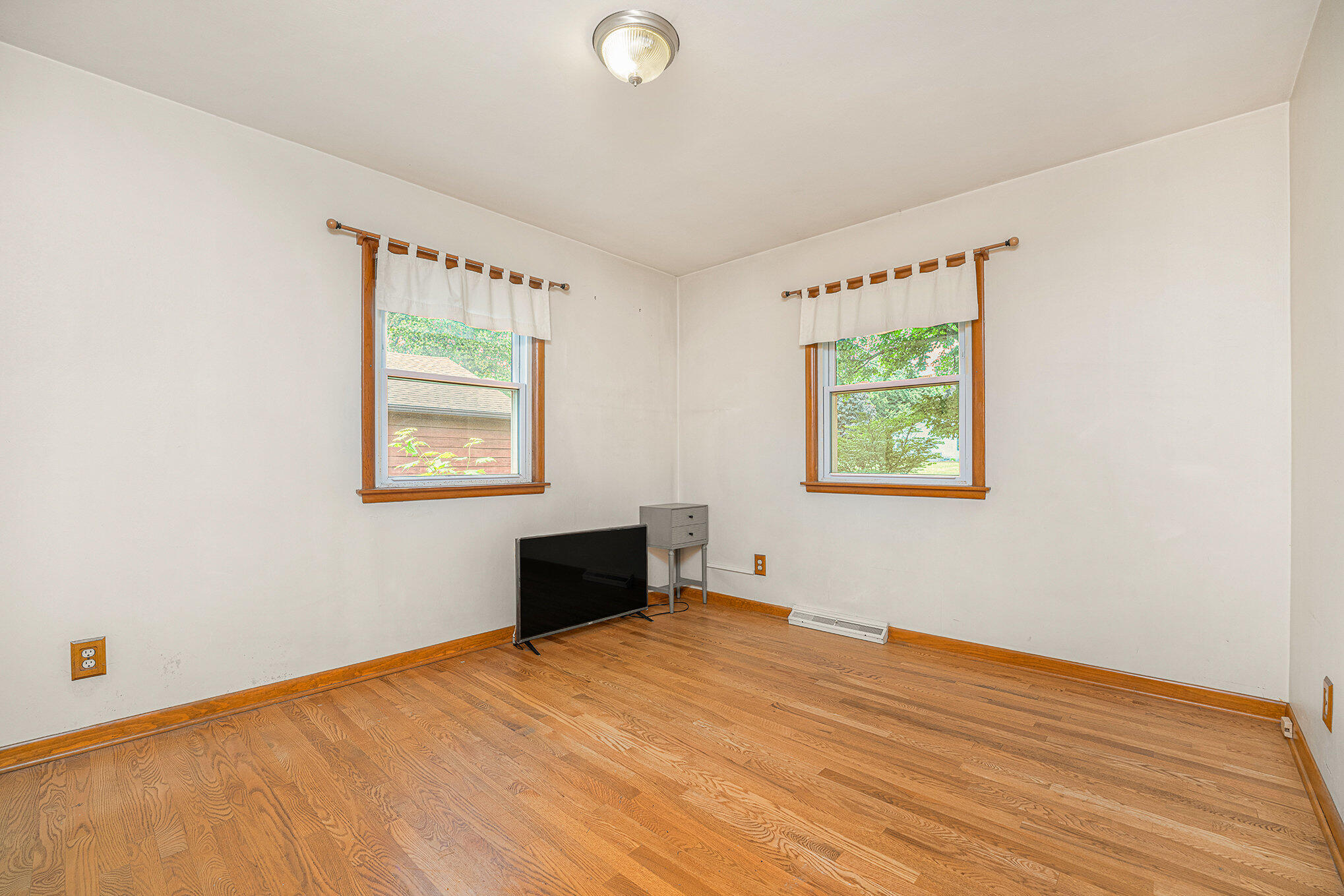 Kalamazoo Charter Township, Michigan 49006, United States, 3 Bedrooms Bedrooms, ,2 BathroomsBathrooms,Residential,Active,145188