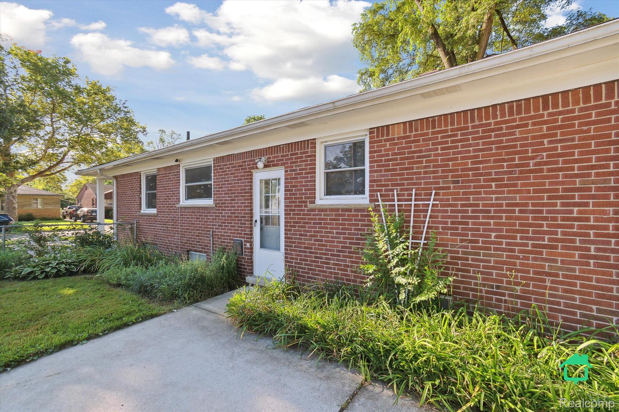 23161 Gardner Street