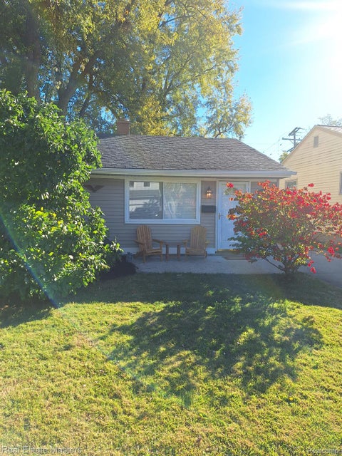 Photo of 1412 E Woodruff Avenue, Hazel Park City, MI 48030 (MLS # 20261084965)