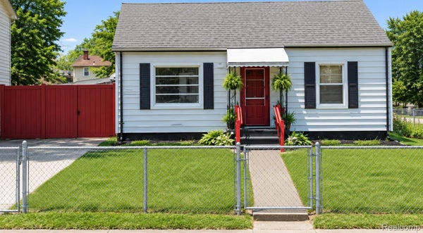 4009 LAWNDALE AVE, FLINT, MI 48504 - Image bb0f74bac08442d7032be84ed7afbfff/2907449235