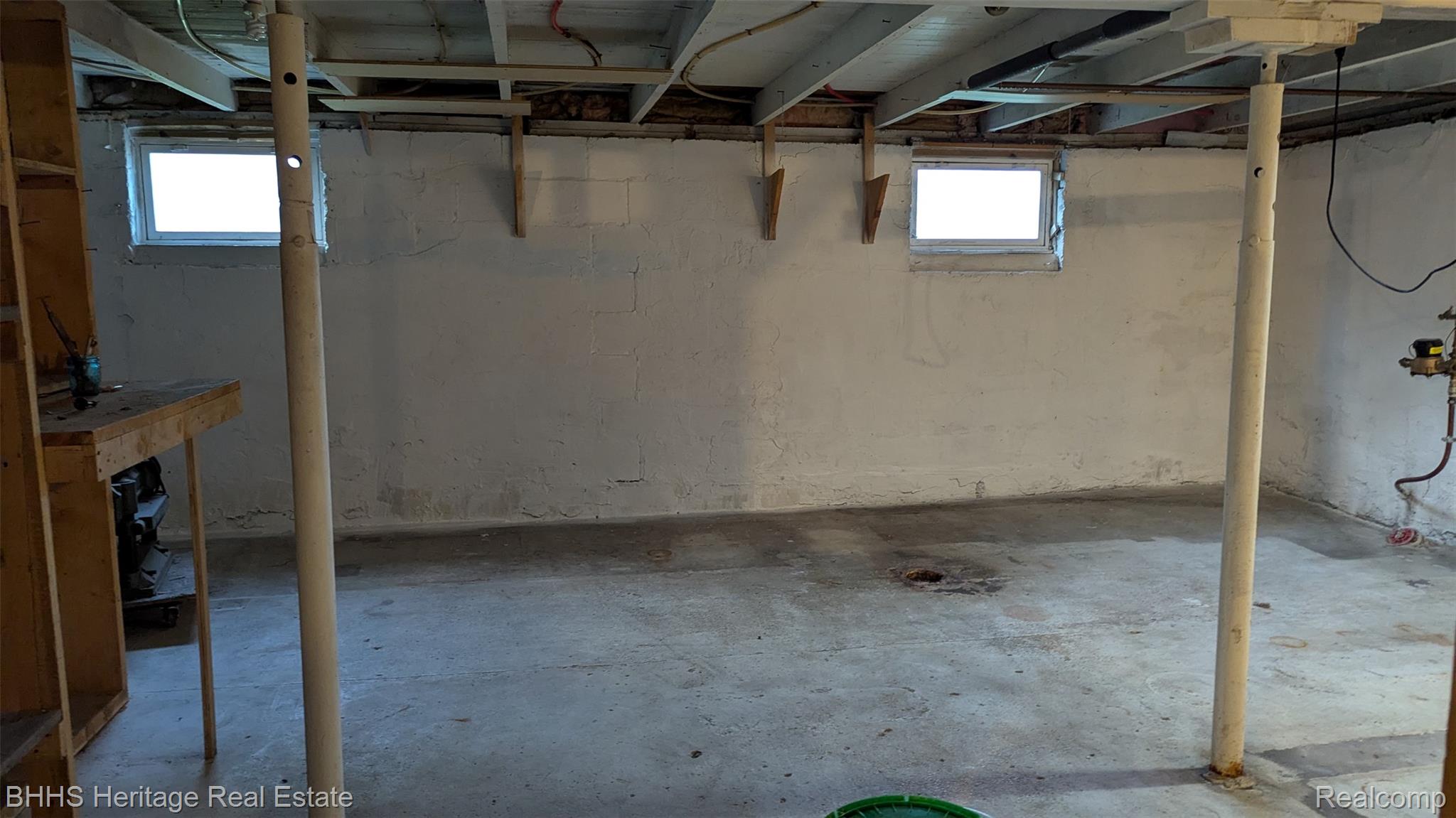 Howell City, Michigan 48843, United States, 3 Bedrooms Bedrooms, ,2 BathroomsBathrooms,Residential,Active,236755