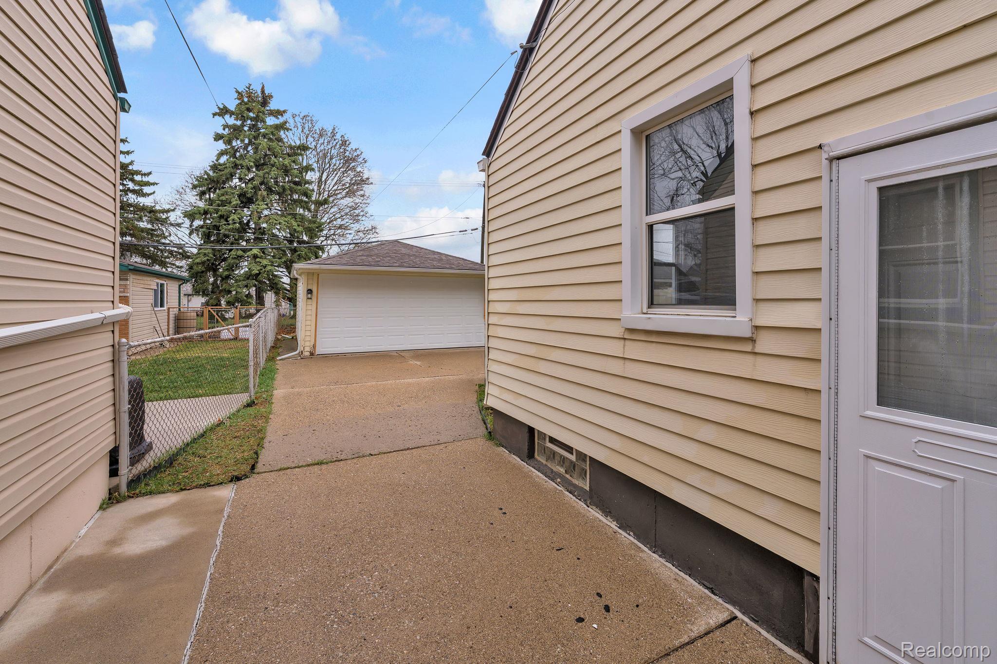 2359 Detroit Avenue