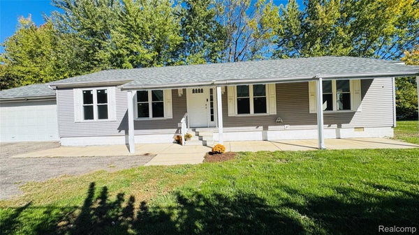2570 VOORHEIS RD, WATERFORD, MI 48328 - Image bb14cb9ed2fe1c41d1bcb52044650942/3259205812