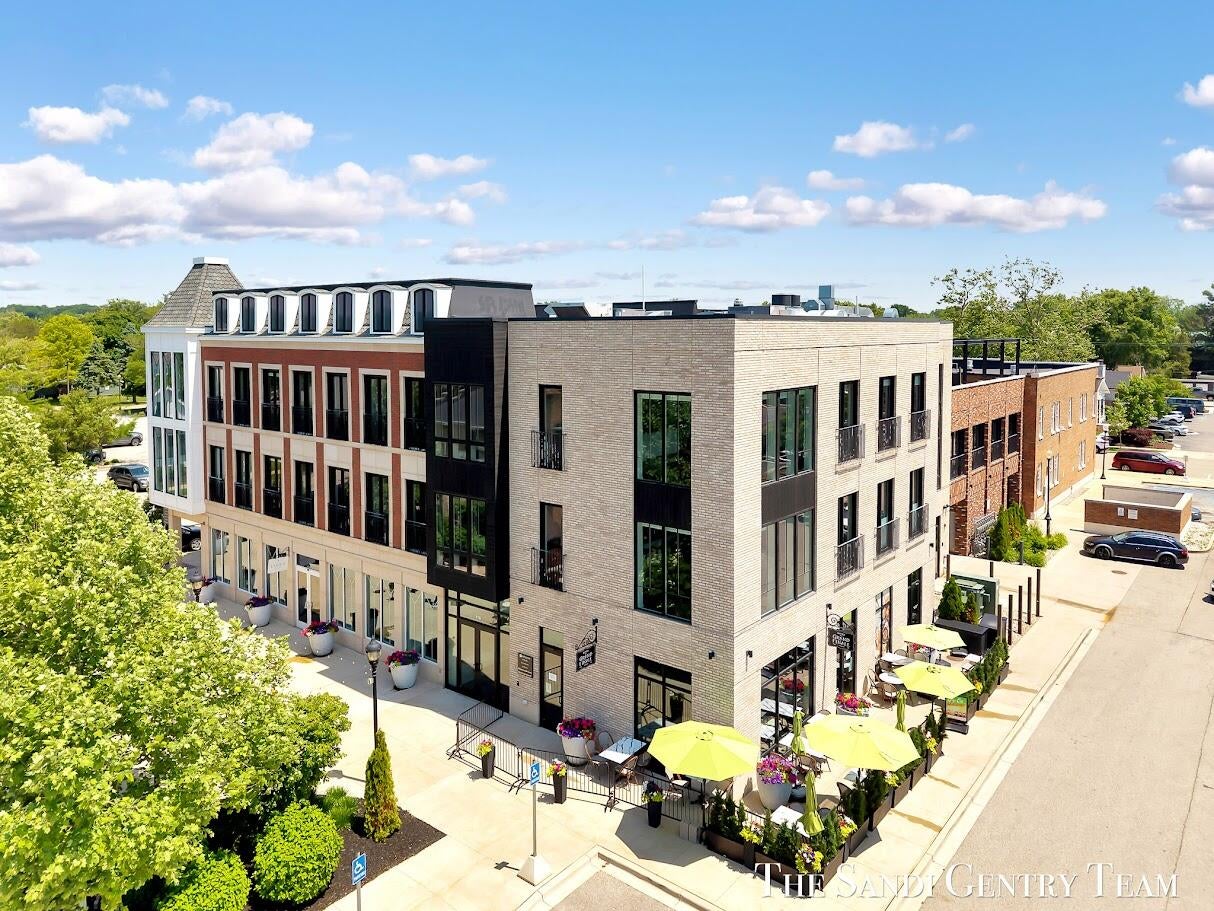 110 W Savidge Street 305