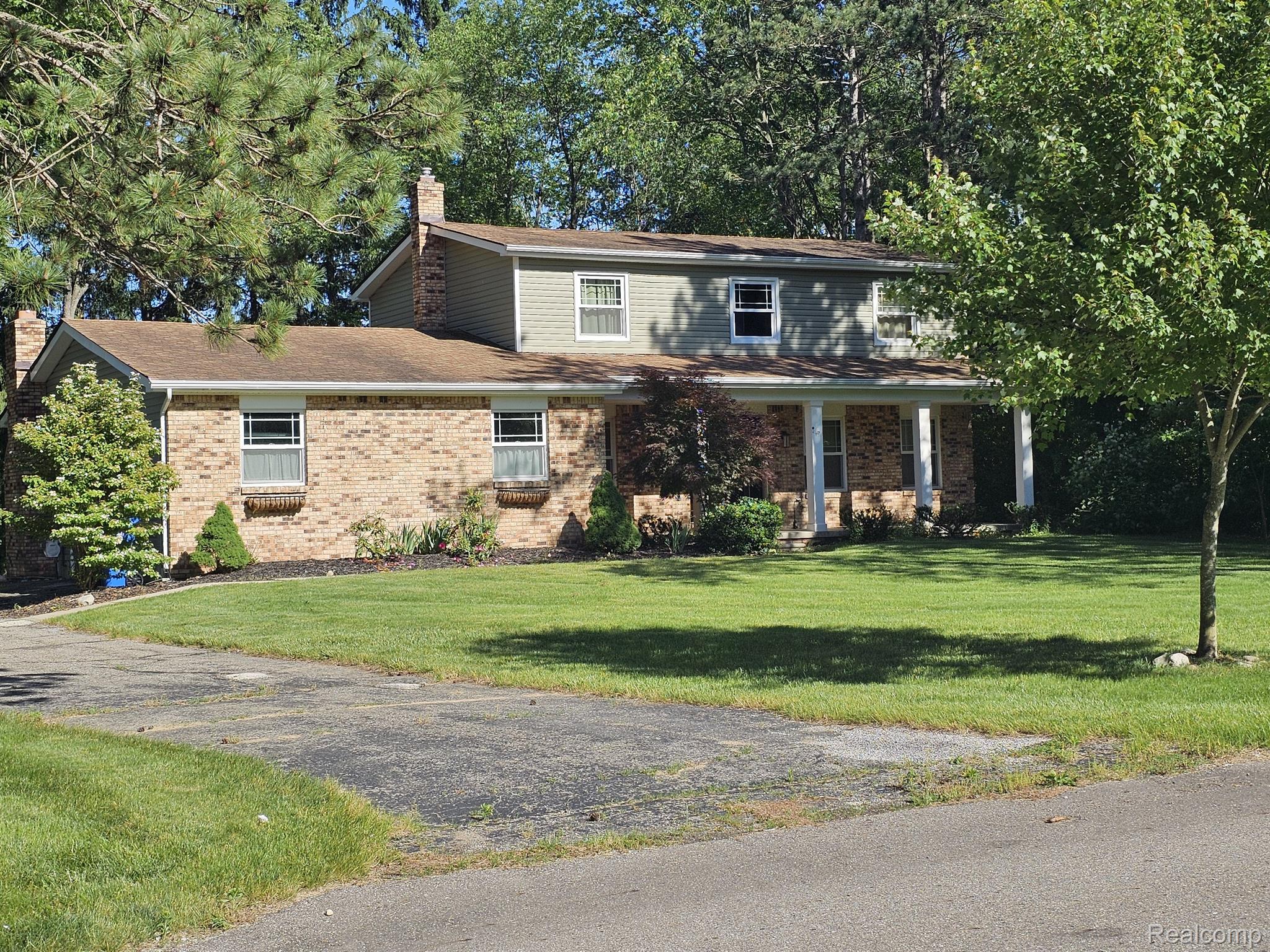 5163 PINE HILL Circle