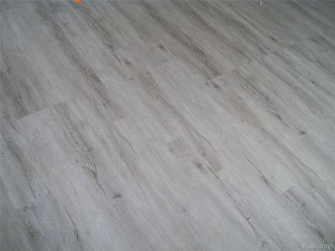 Tiny photo for 413 E Hemphill Road, Flint City, MI 48507 (MLS # 20261021708)