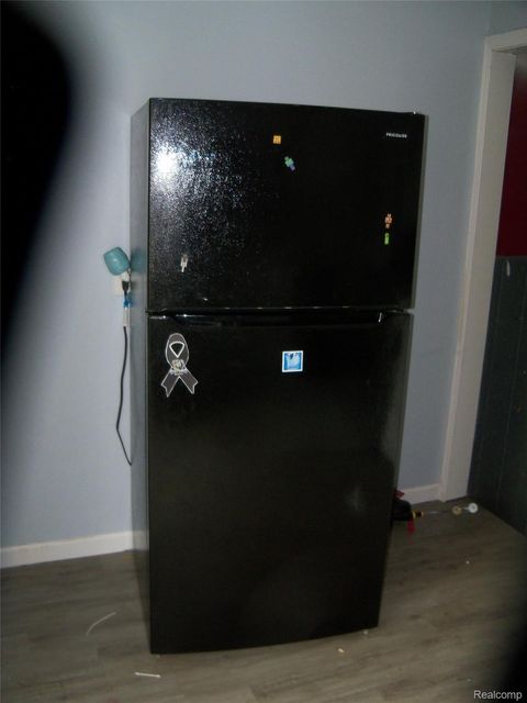 Tiny photo for 413 E Hemphill Road, Flint City, MI 48507 (MLS # 20261021708)