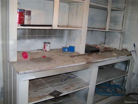 Tiny photo for 413 E Hemphill Road, Flint City, MI 48507 (MLS # 20261021708)