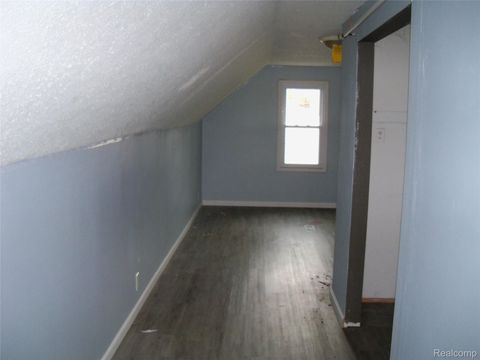 Tiny photo for 413 E Hemphill Road, Flint City, MI 48507 (MLS # 20261021708)