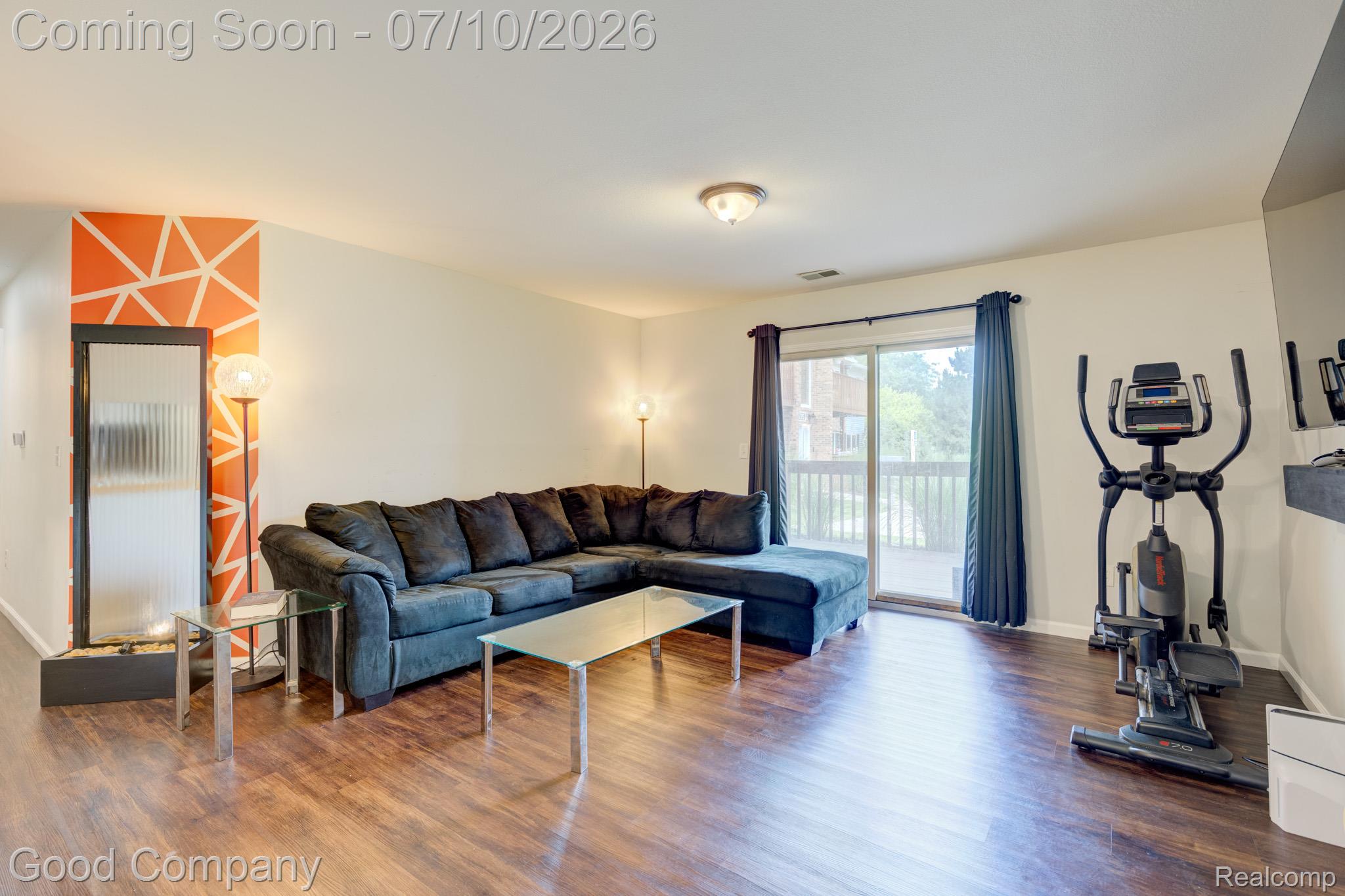 1525 Harbour Court 73