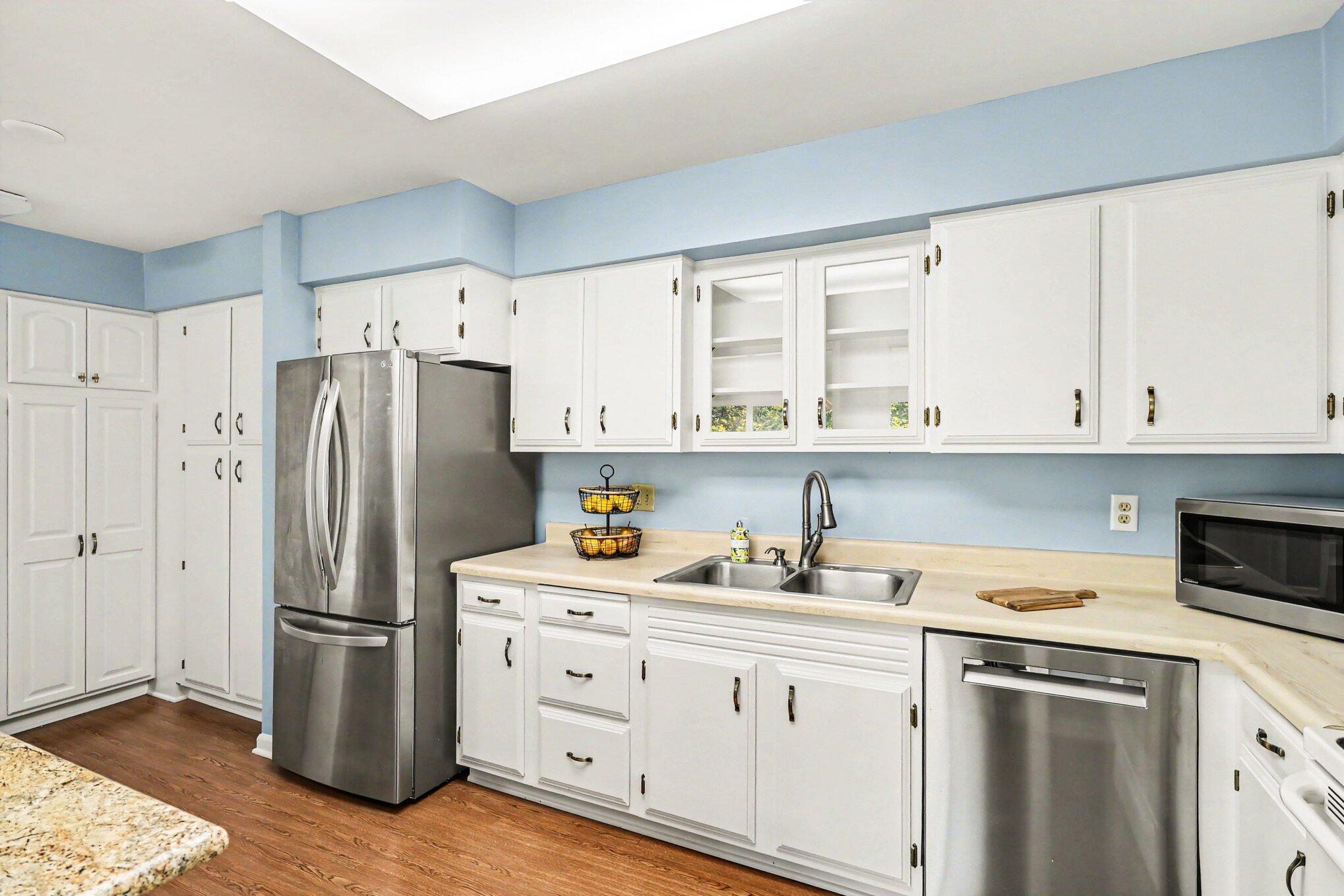 4040 Greenleaf Circle #410