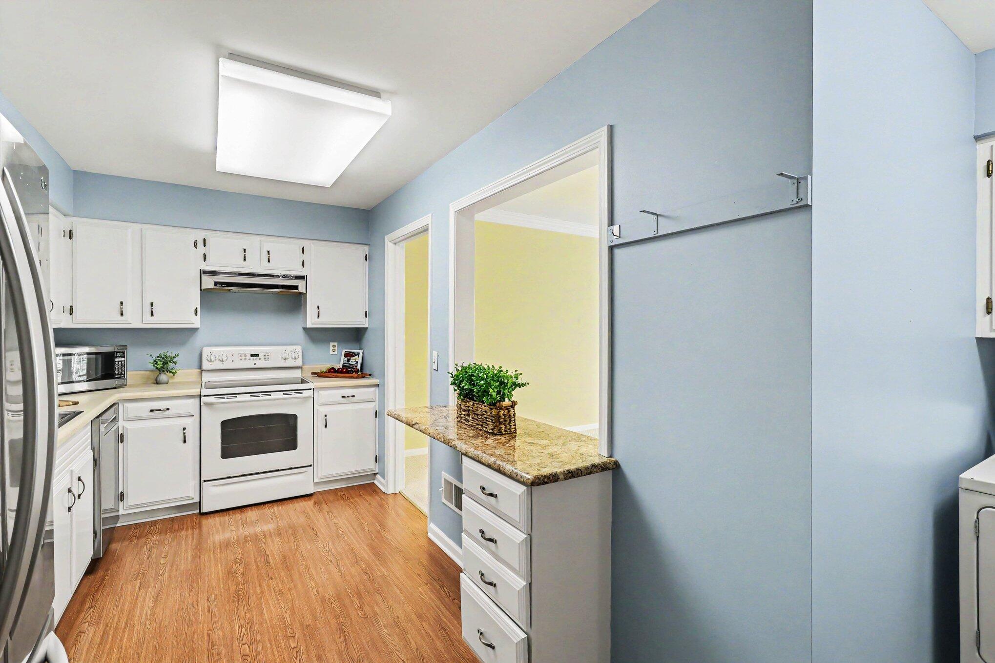 4040 Greenleaf Circle #410