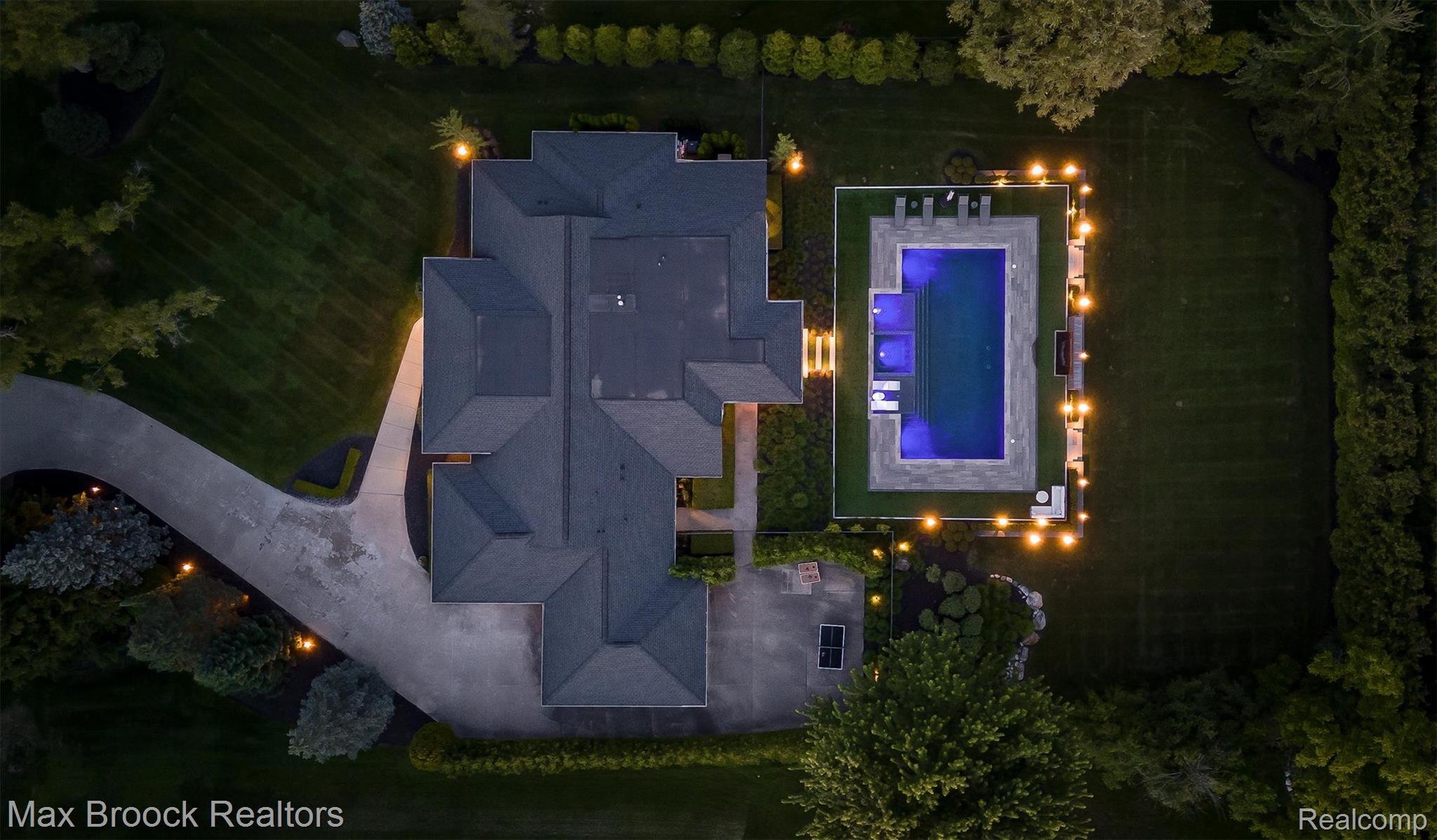7400 Parkstone Lane