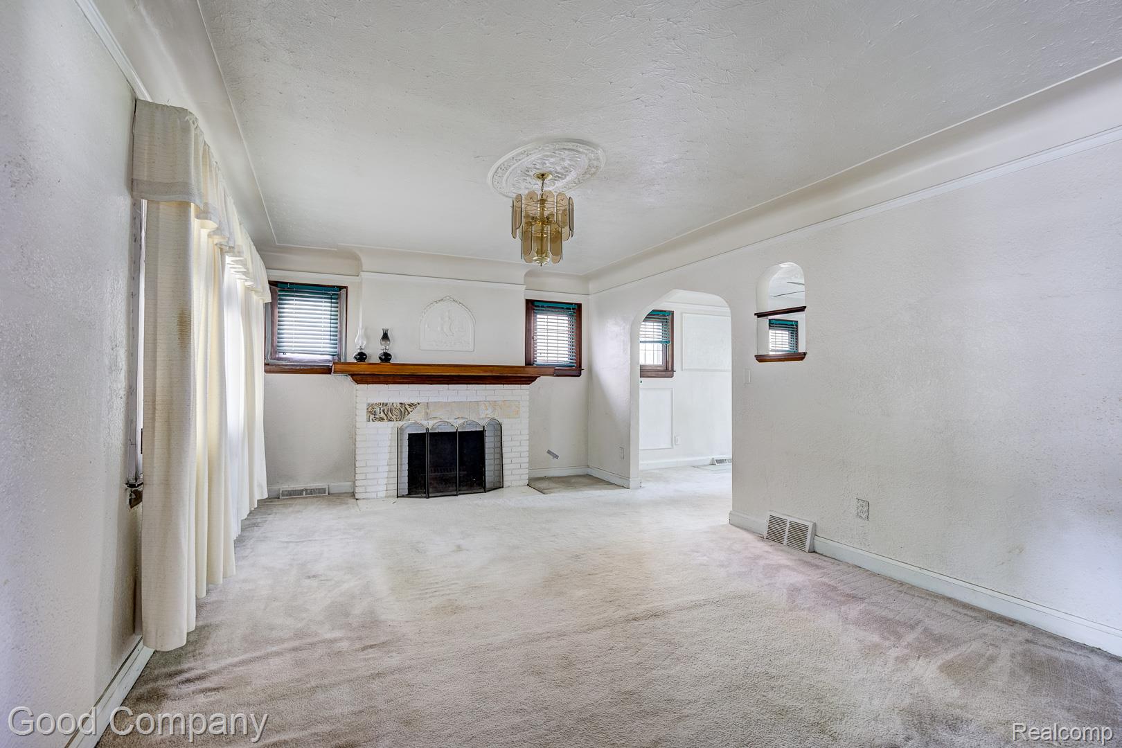 16204 Roselawn Street