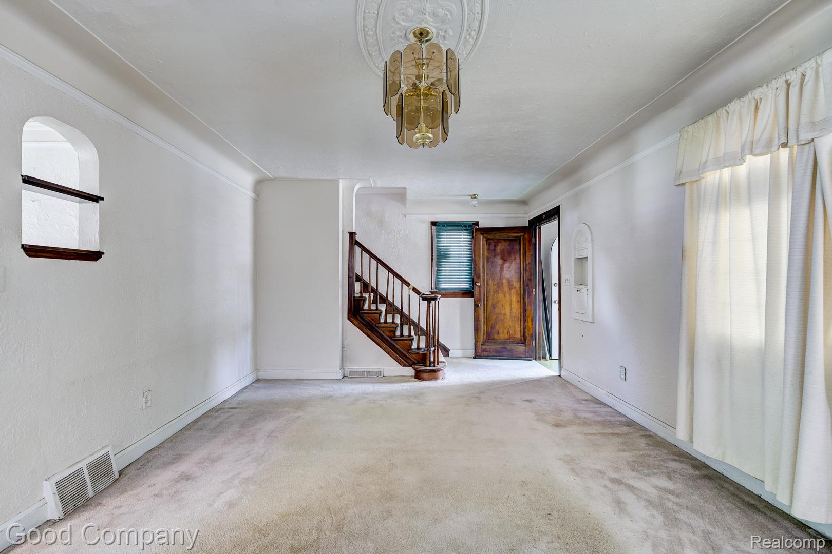 16204 Roselawn Street