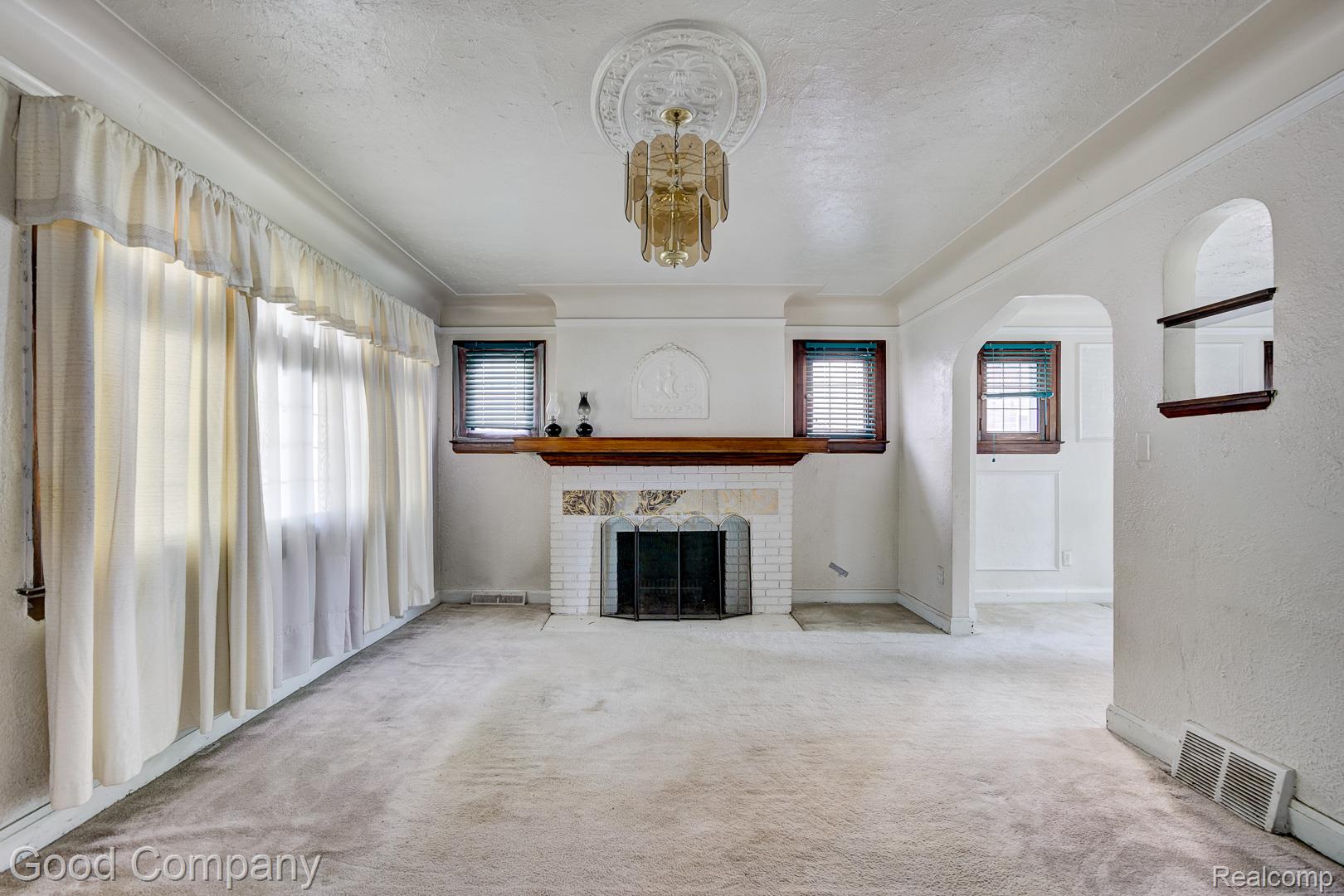 16204 Roselawn Street