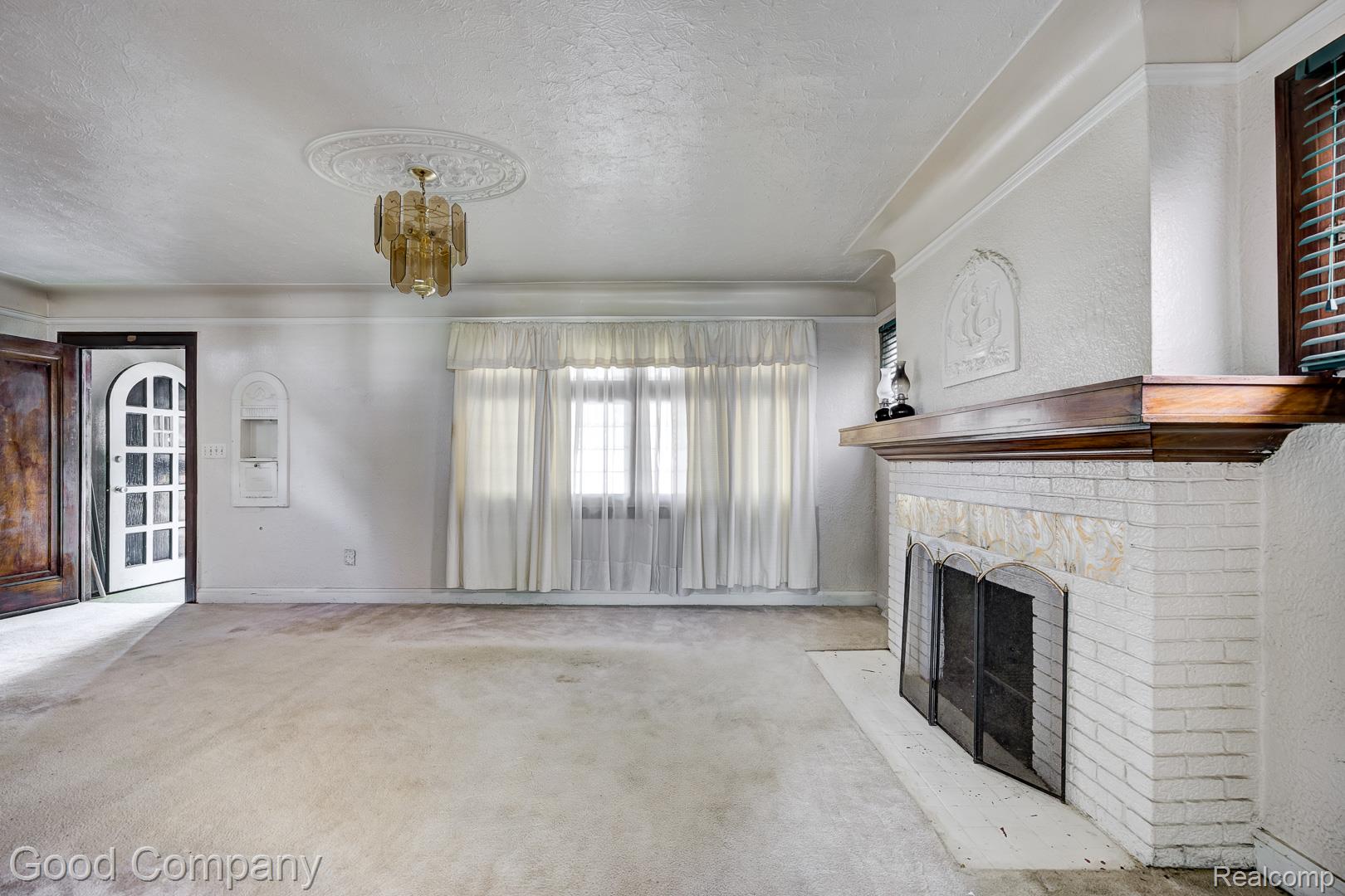 16204 Roselawn Street