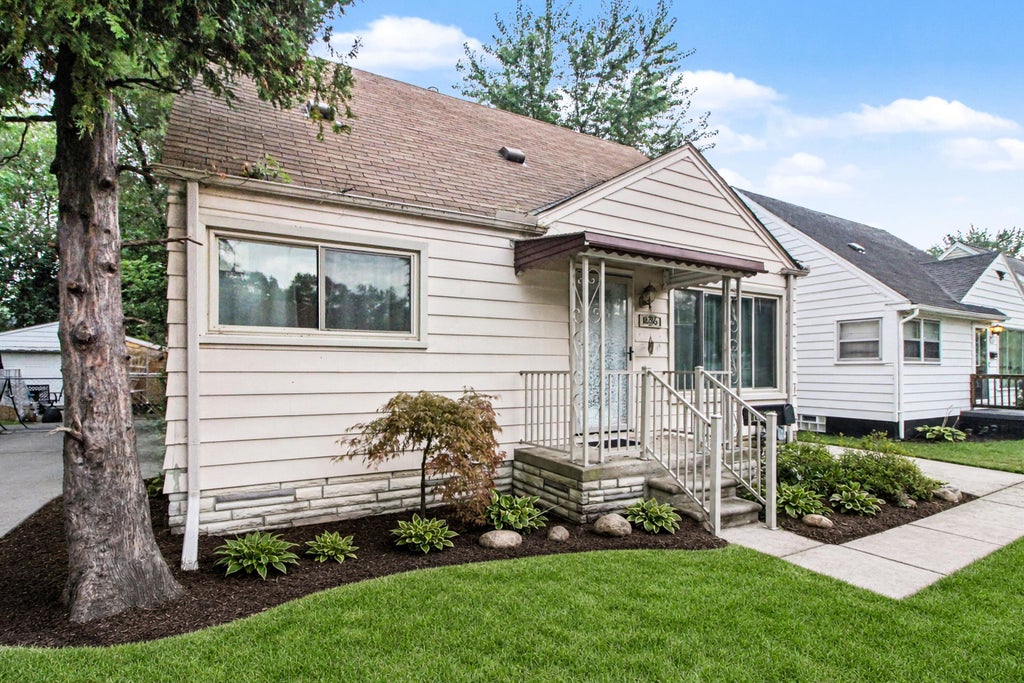 Photo of 18286 Denby Street, Redford Charter Township, MI 48240 (MLS # 81026047276)