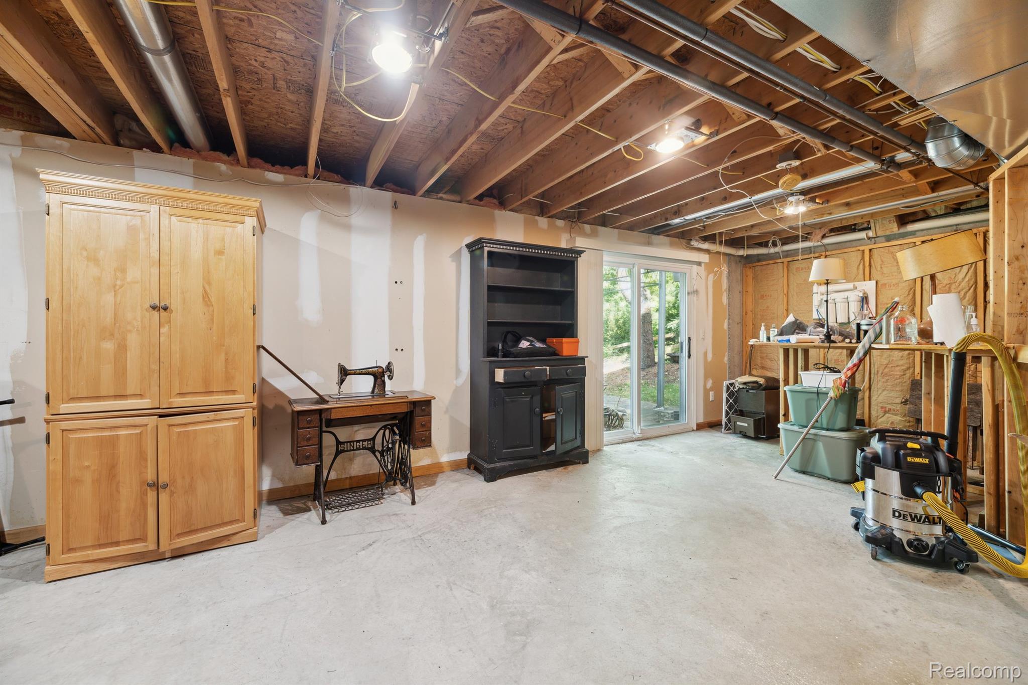 Oxford Charter Township, Michigan 48371, United States, 4 Bedrooms Bedrooms, ,3 BathroomsBathrooms,Residential,Active,161111