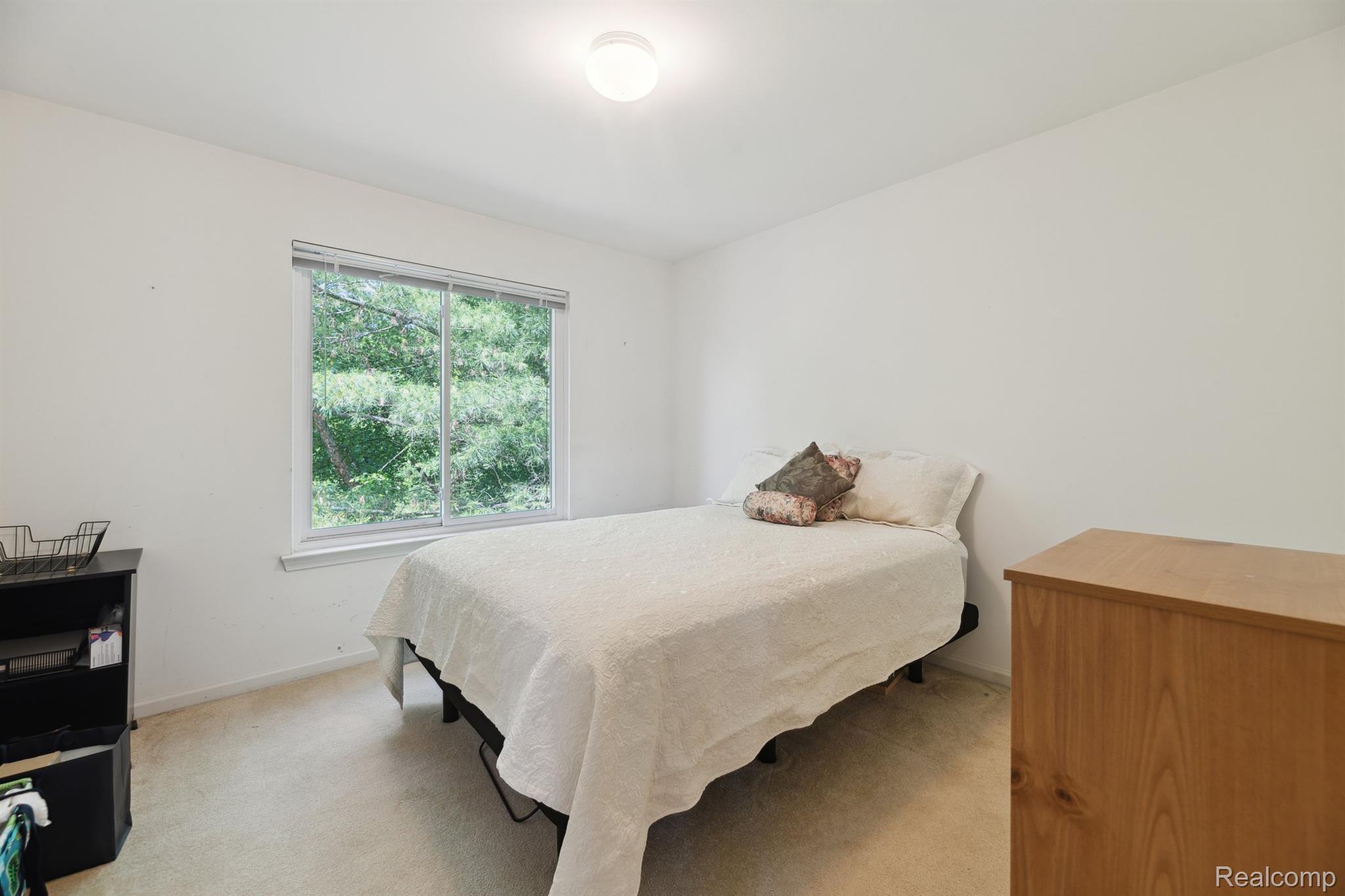 Oxford Charter Township, Michigan 48371, United States, 4 Bedrooms Bedrooms, ,3 BathroomsBathrooms,Residential,Active,161111