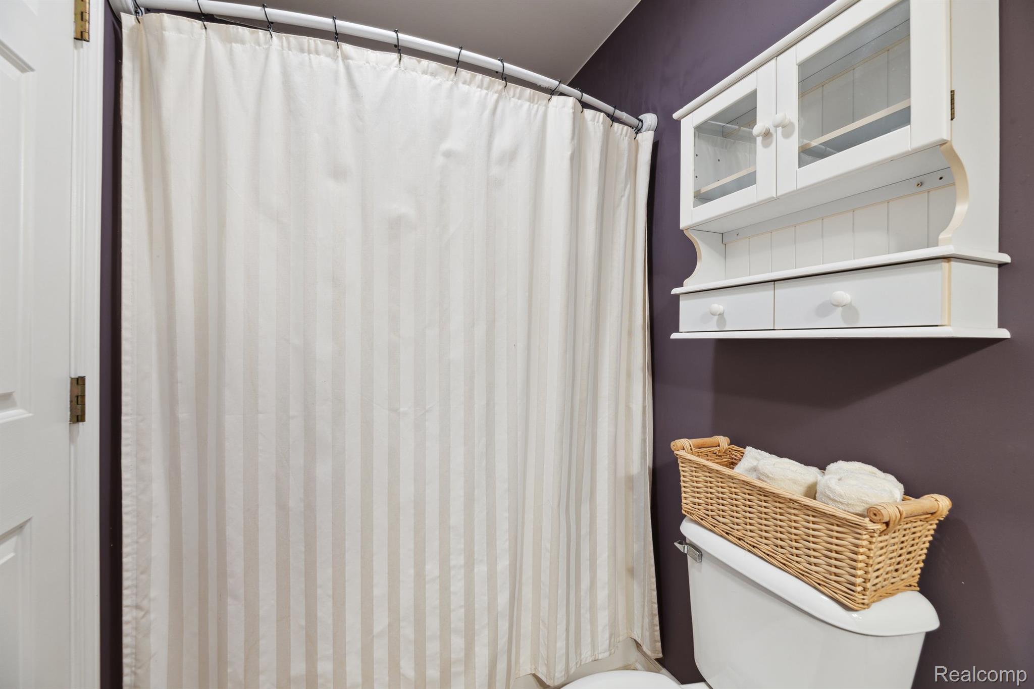 Oxford Charter Township, Michigan 48371, United States, 4 Bedrooms Bedrooms, ,3 BathroomsBathrooms,Residential,Active,161111