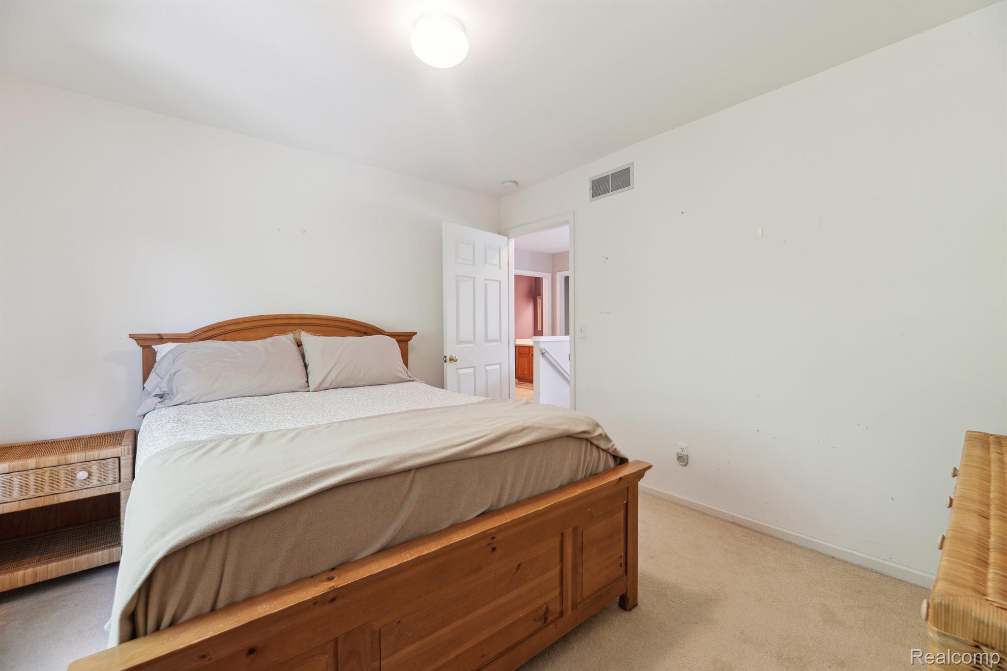 Oxford Charter Township, Michigan 48371, United States, 4 Bedrooms Bedrooms, ,3 BathroomsBathrooms,Residential,Active,161111