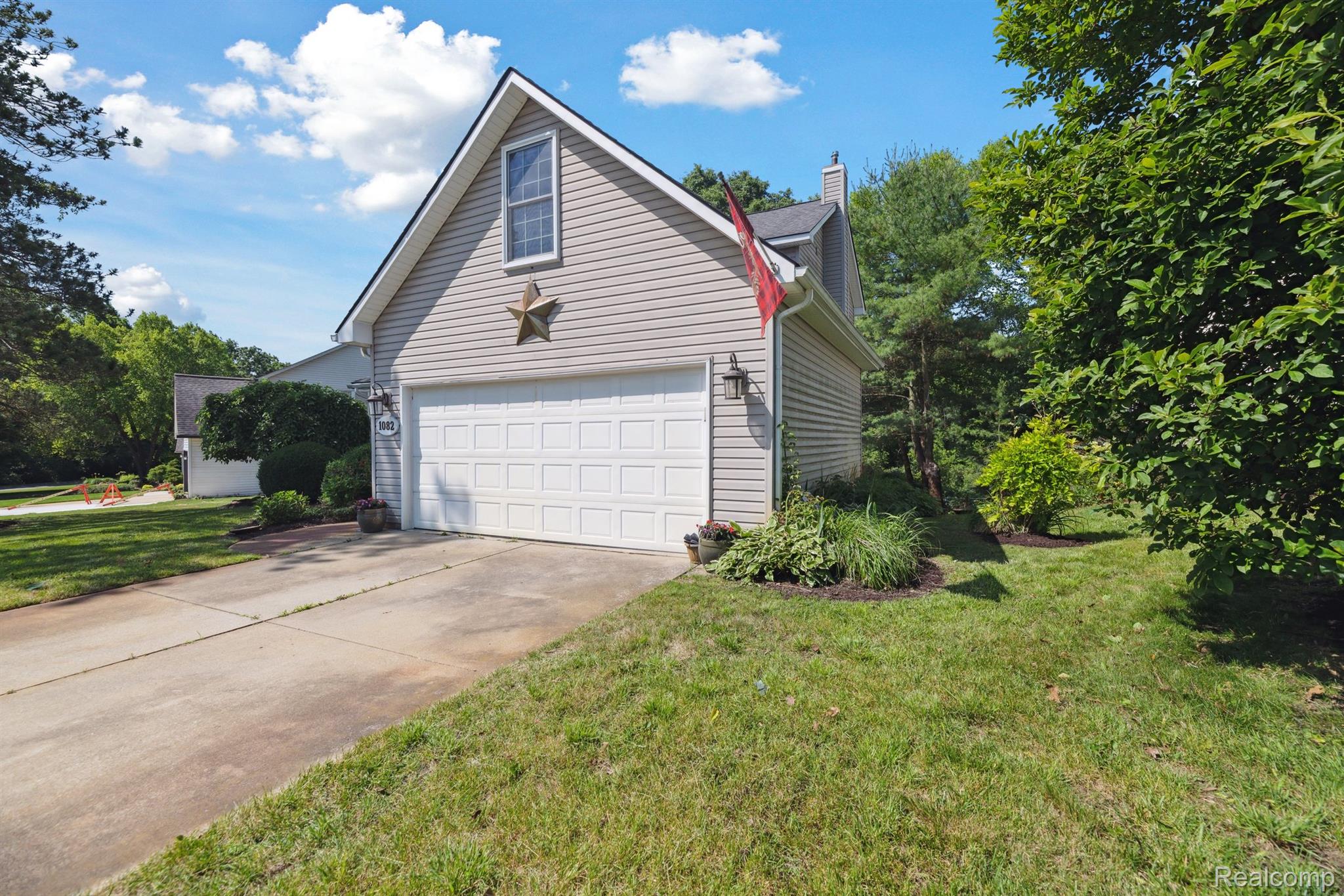 Oxford Charter Township, Michigan 48371, United States, 4 Bedrooms Bedrooms, ,3 BathroomsBathrooms,Residential,Active,161111