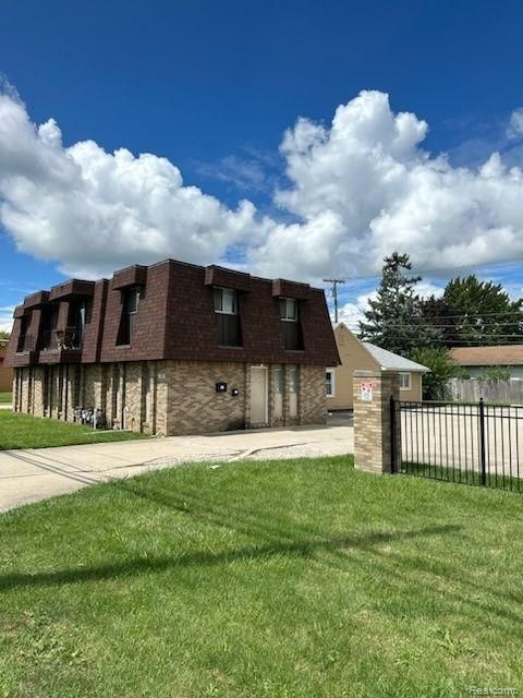 1724 S CUSTER Road Monroe City MI 48161