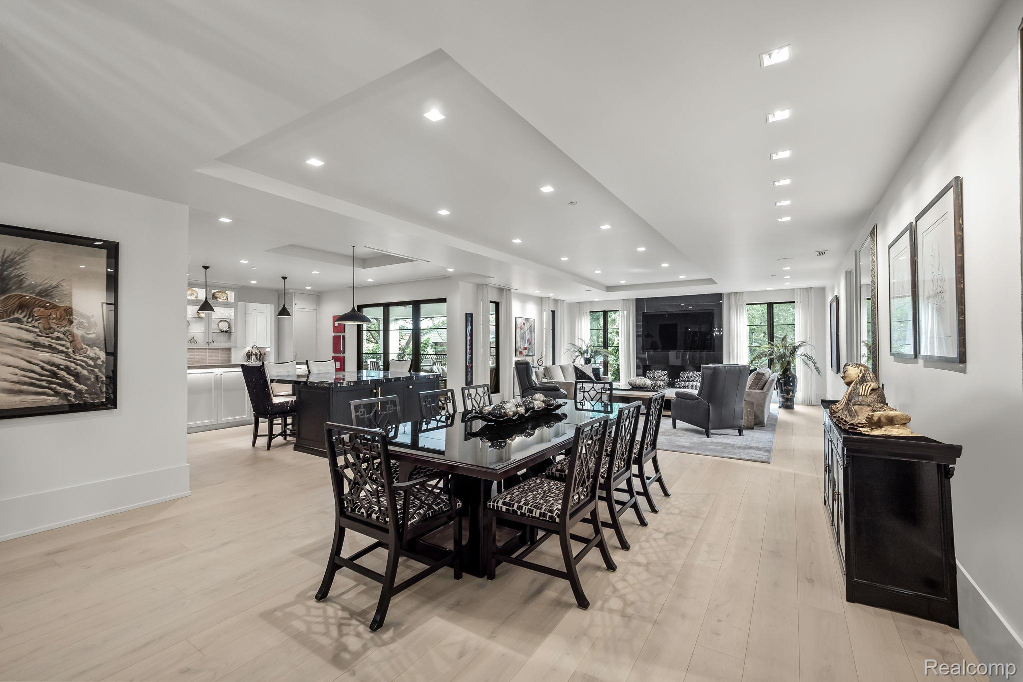 420 E Frank Street #201