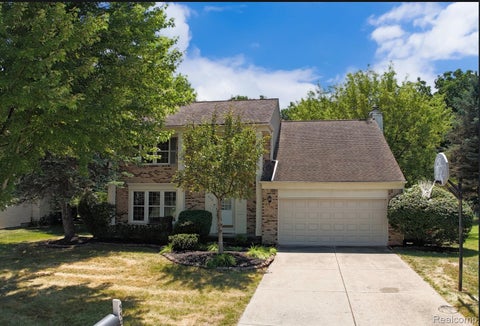 Photo of 552 Whitney Drive, Rochester Hills City, MI 48307 (MLS # 20261062088)