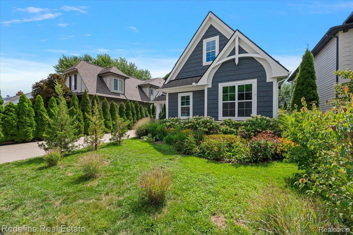 149 Woodward Avenue
