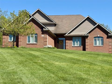6435 Thompson Pond Drive Hamburg Township MI 48189