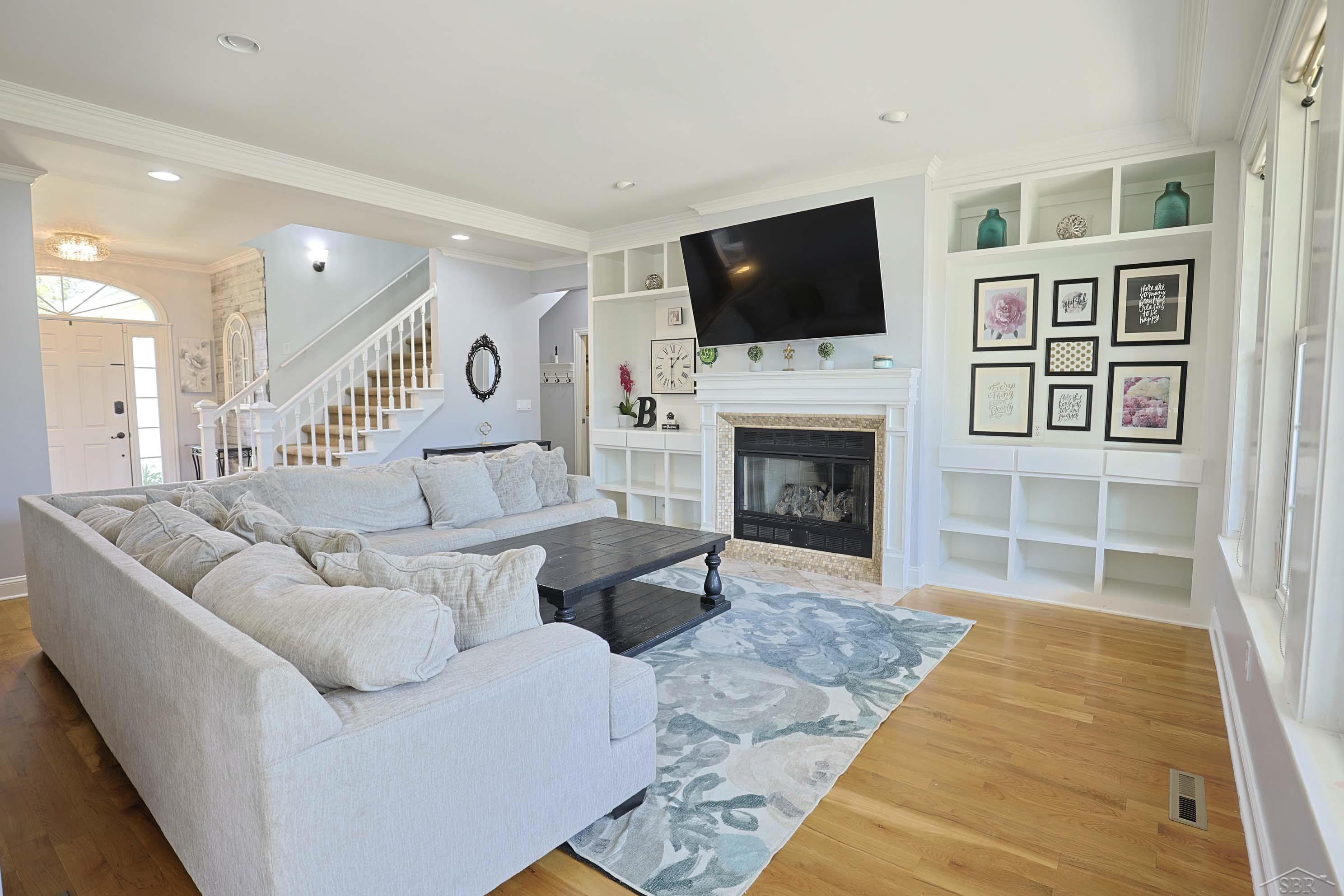 2280 Manchester Drive