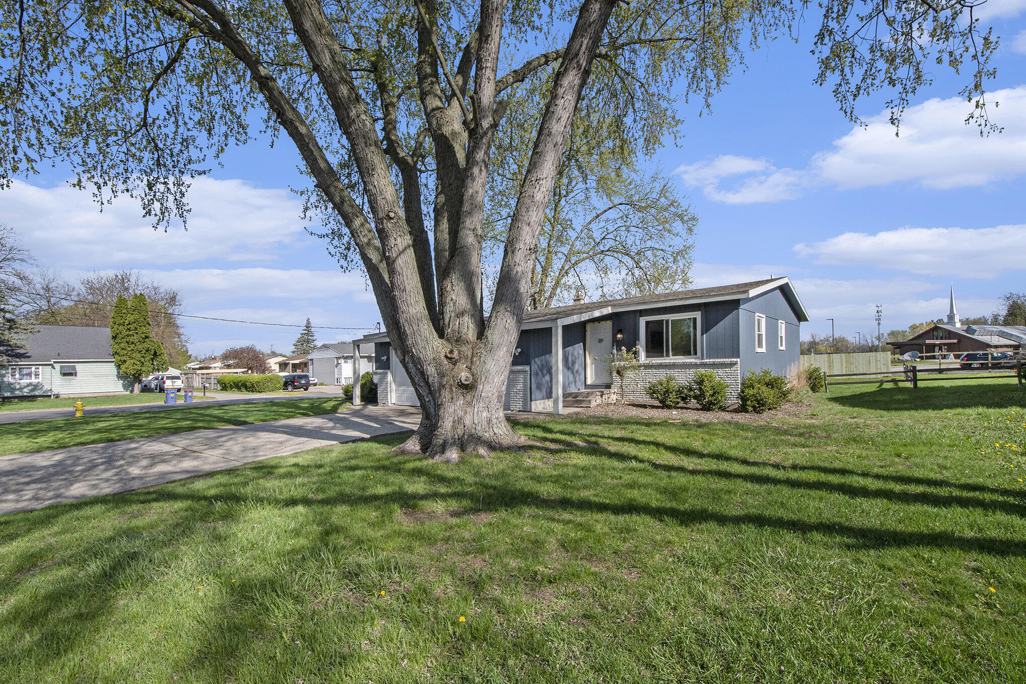 1007-1009 SE 33rd Street