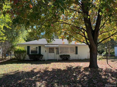 1253 Atkinson Avenue Bloomfield Hills City MI 48302