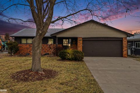 142 Channelsyde Dr Drive Algonac City MI 48001