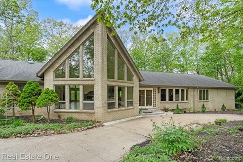 Photo of 2670 Spring Grove Drive, Genoa Township, MI 48114 (MLS # 20261034799)