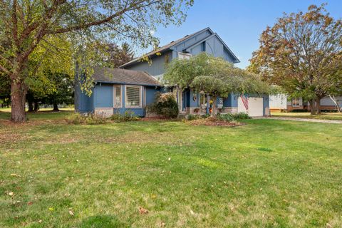 2225 Silvermaple Court Wixom City MI 48393