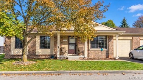 Photo for 2939 Roundtree Drive