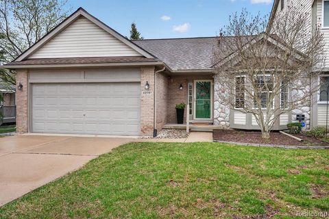 22787 Woodcreek Drive Taylor City MI 48180