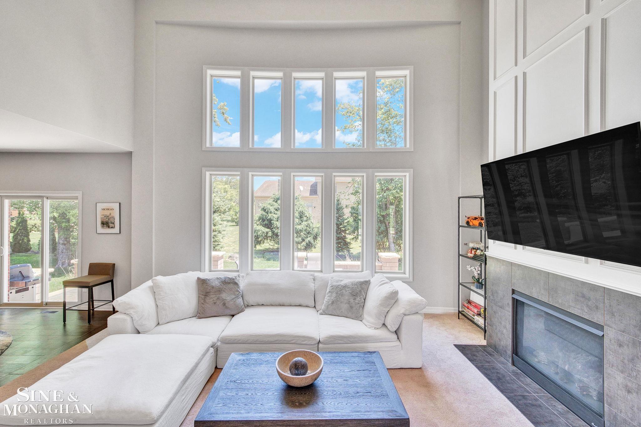3890 Macaw Drive