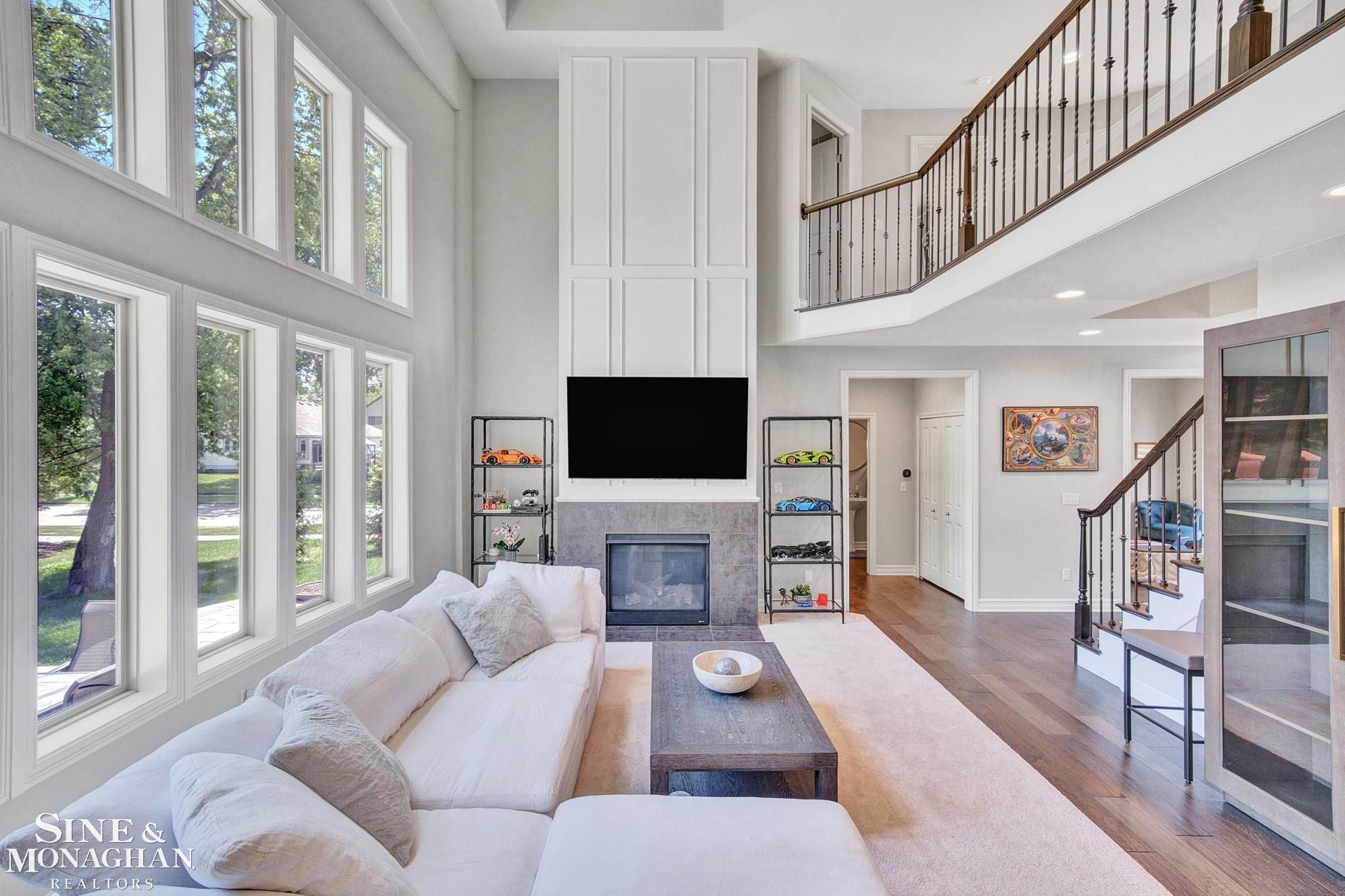 3890 Macaw Drive